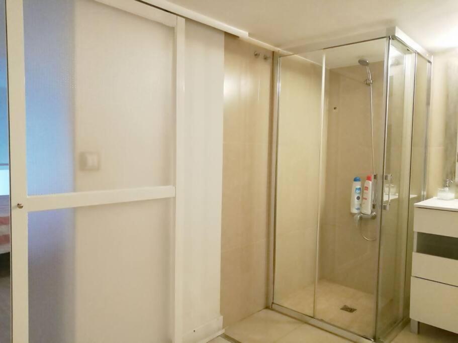 Duplex Center Parking Netflix Amazon Video Apartment Sevilla Bagian luar foto