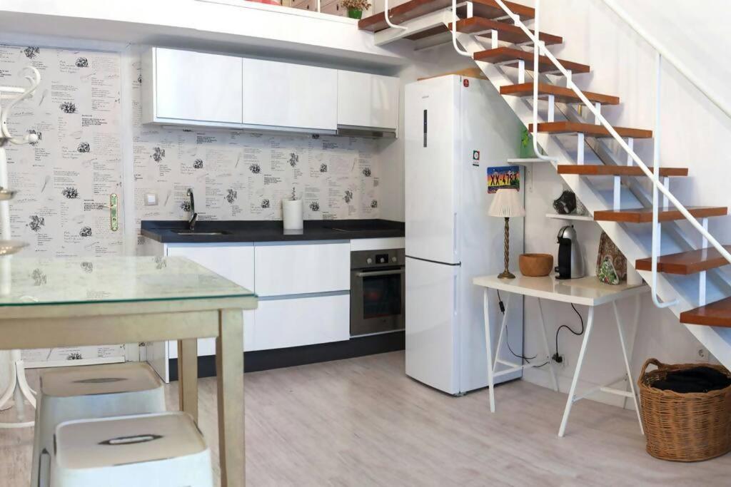 Duplex Center Parking Netflix Amazon Video Apartment Sevilla Bagian luar foto