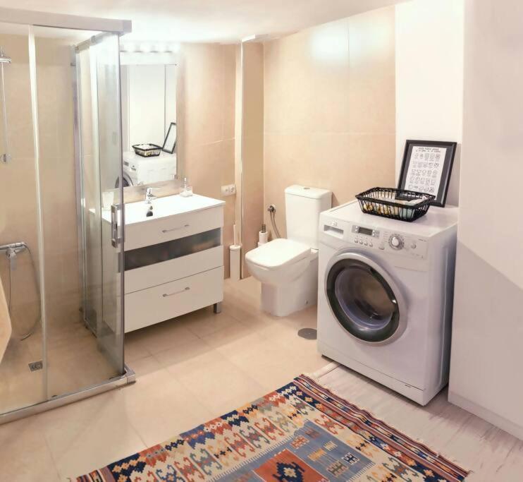 Duplex Center Parking Netflix Amazon Video Apartment Sevilla Bagian luar foto